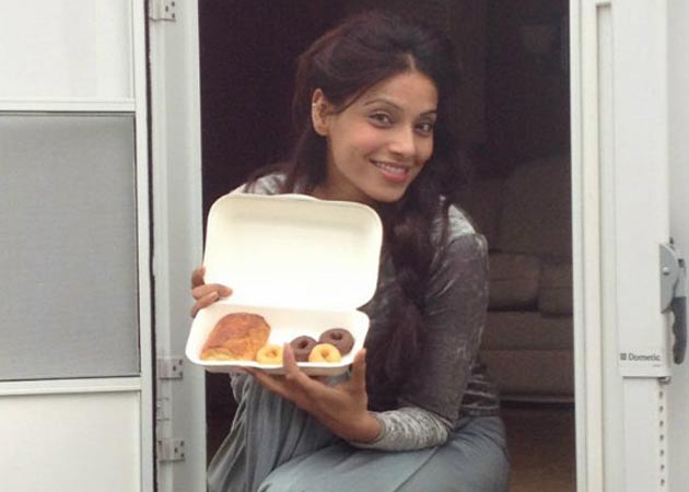 Bipasha gorges on doughnuts, ice cream in London