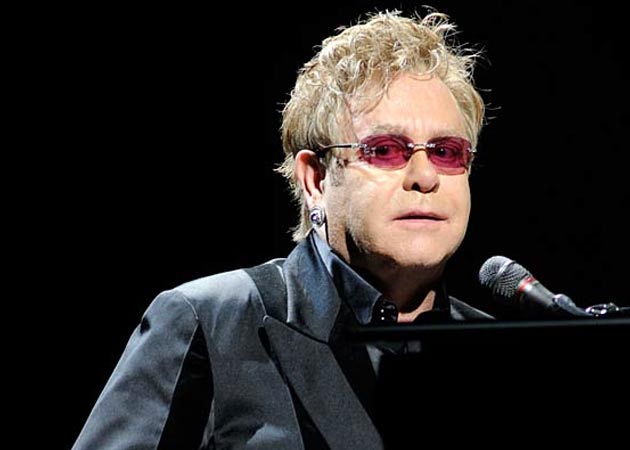  Sir Elton John can 'smell' cocaine at parties 