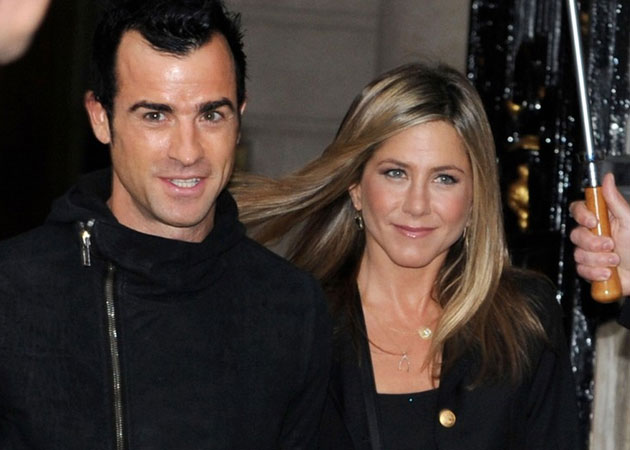 Jennifer Aniston 'overwhelmed' by her engagement ring