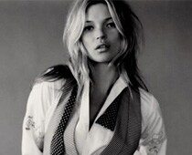 Kate Moss gives bedroom to hairdresser