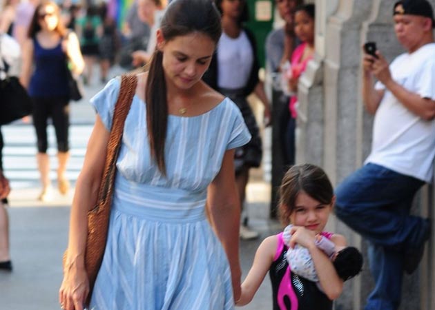 Katie Holmes will do 'whatever it takes' to win sole custody of Suri