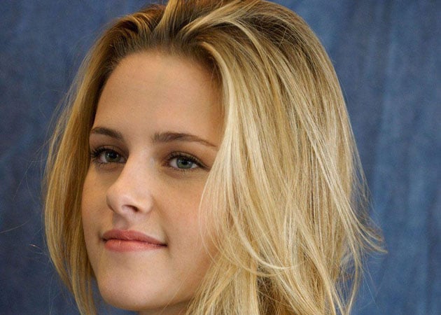 Kristen Stewart finds solace in Gandhi after cheating on Robert Pattinson