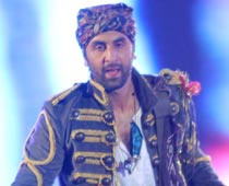 Ranbir rocks at the live concert of Rockstar