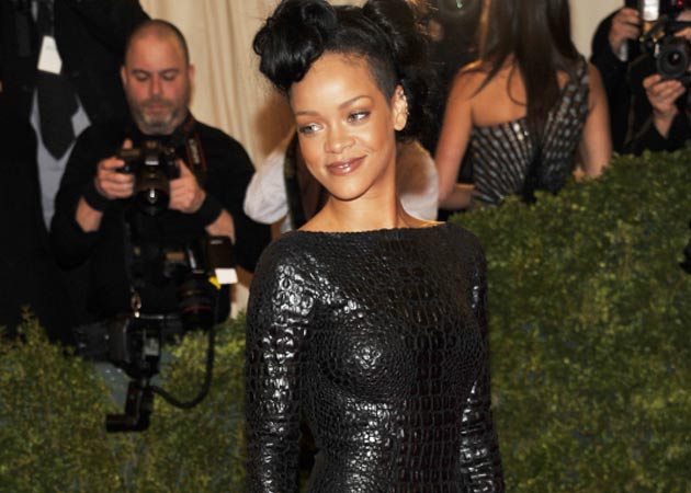 Rihanna can turn a straight woman bisexual