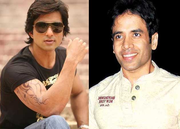 Sonu and Tusshar punch each other for real