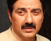 Sunny Deol to play a pandit in Mohalla Assi