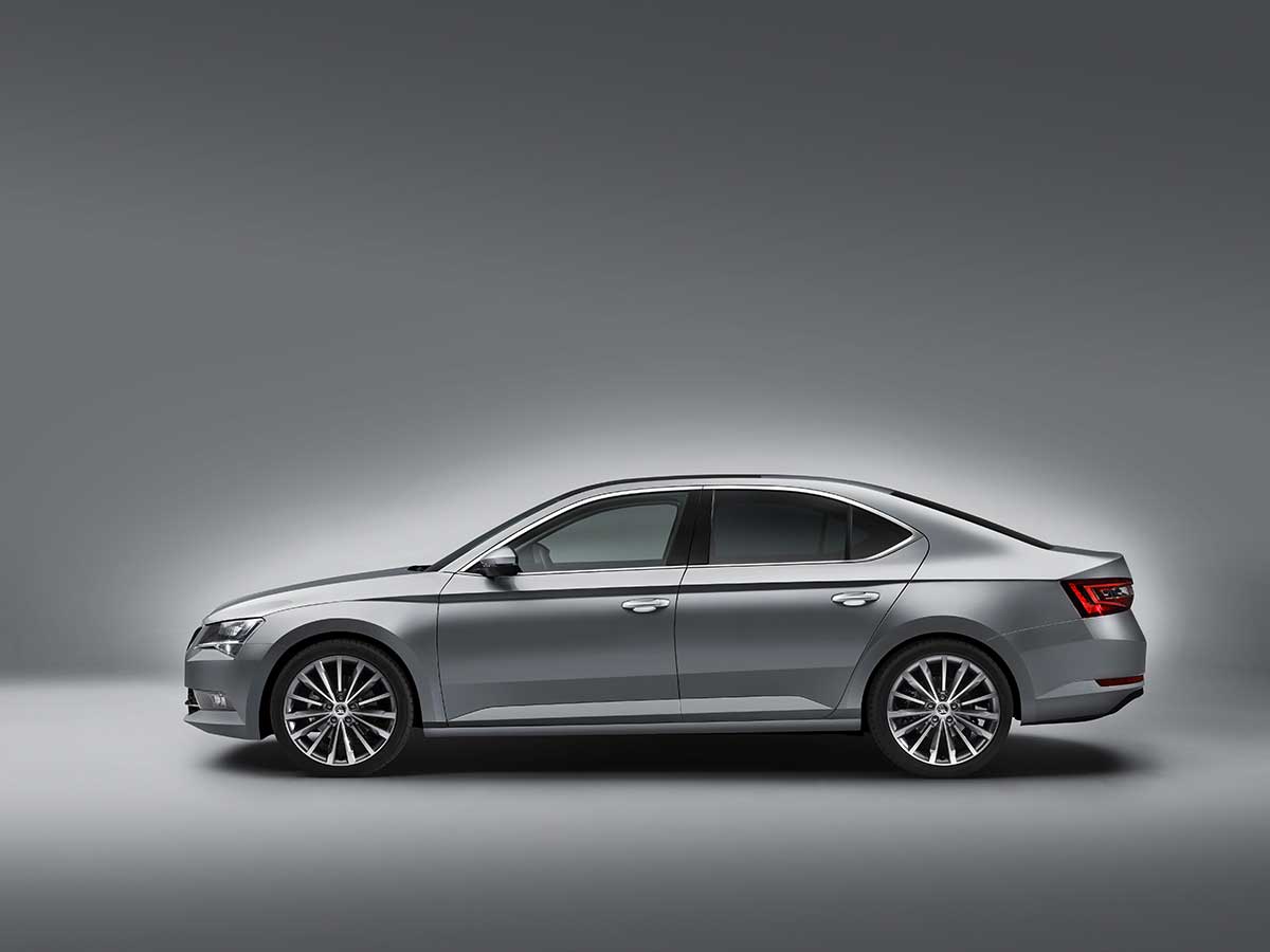 Skoda superb 2016 gadgets