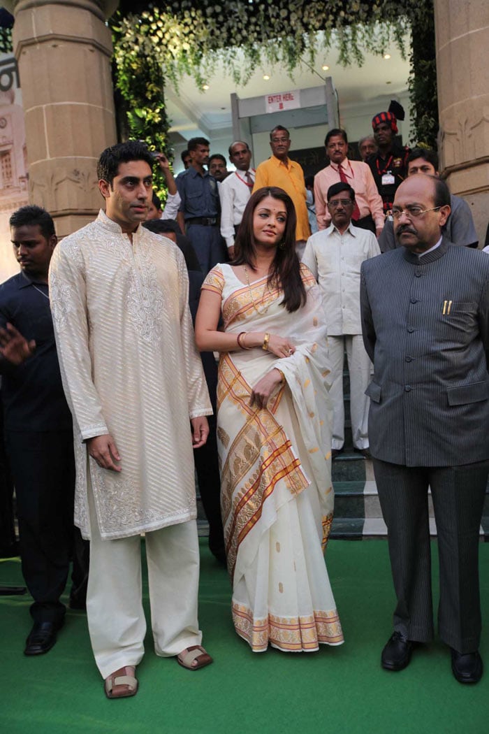 Bachchans revisit Madhushala