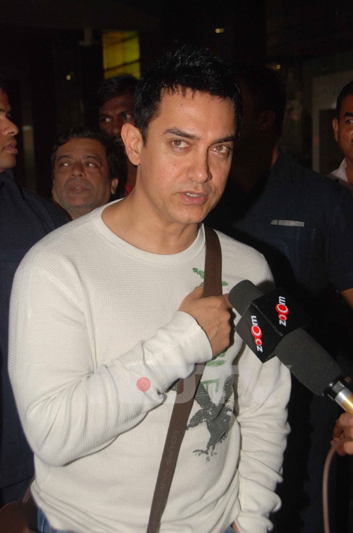 Aamir screens Peepli Live for Prime Minister