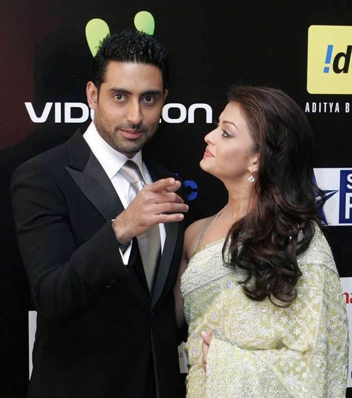 Ash, Abhi get naughty