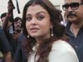 Aishwarya joins Ma and Pa again