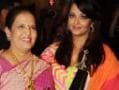 Aishwarya dazzles, steps out with mom Vrinda