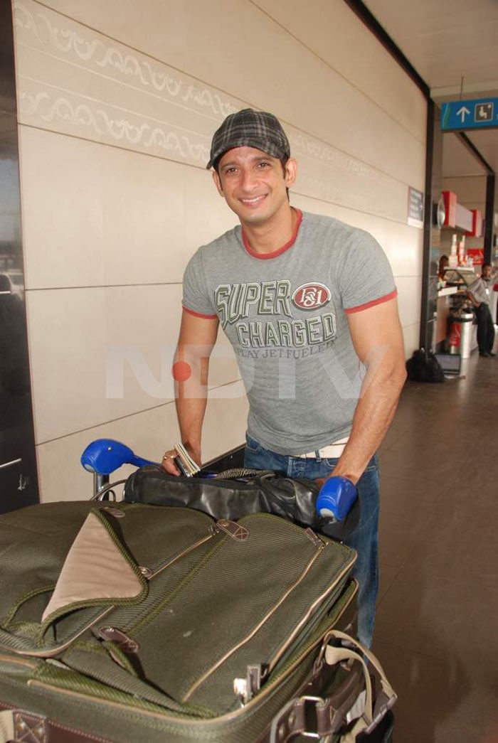 Stars leave for Colombo to attend IIFA