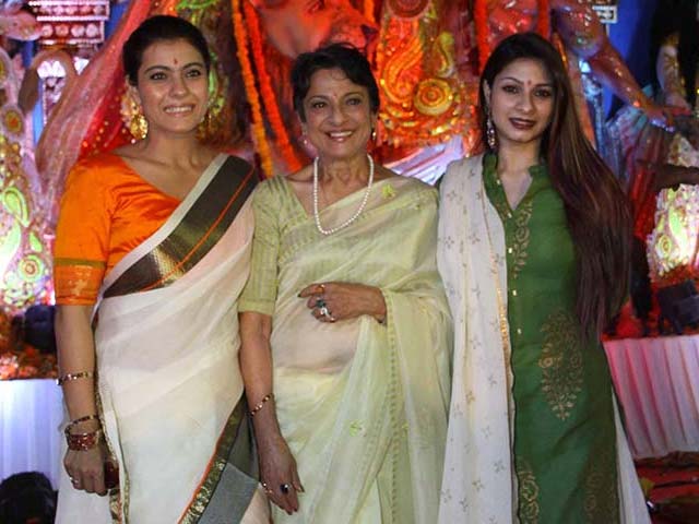 Kajol Celebrates Durga Puja With Tanuja, Tanishaa