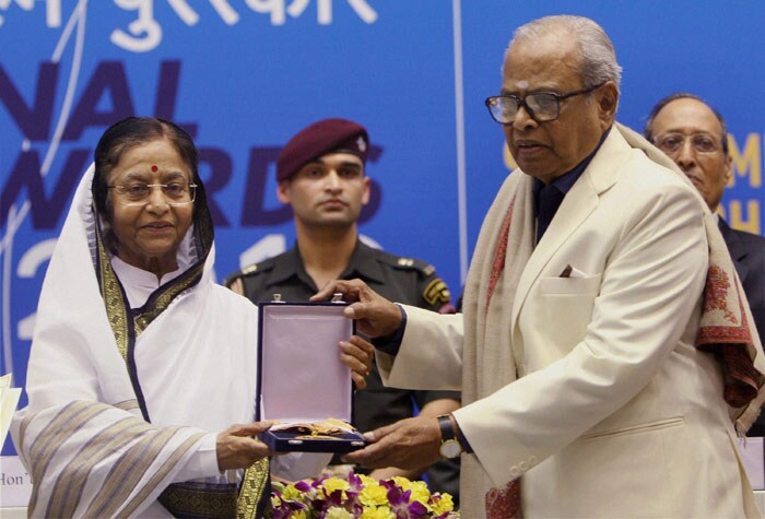 http://drop.ndtv.com/albums/ENTERTAINMENT/nationalawards-58/k-balachander.jpg