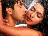 Shahid and Priyanka are a couple