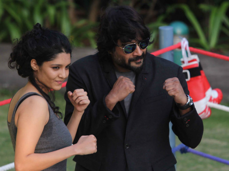 Celeb Spotting: Madhavan, Kriti, Farhan