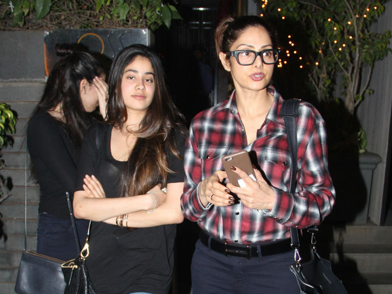 Dine Out With Sridevi, Jhanvi, Hrithik