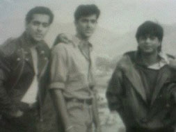 thumb-hri-srk-sal_253x190.jpg