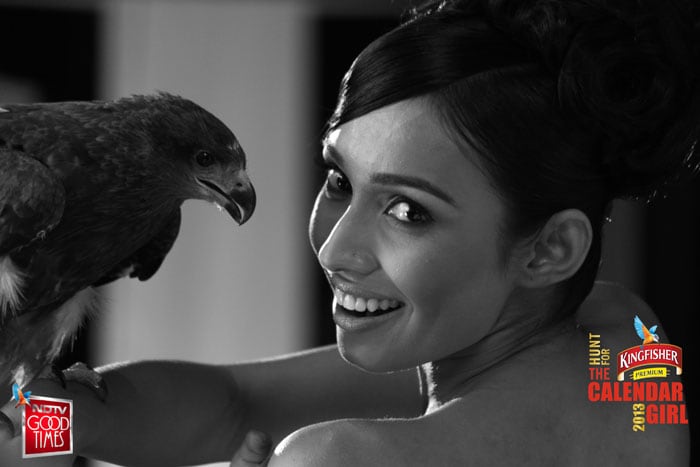 Kingfisher Calendar Hunt: Girls do the bird talk
