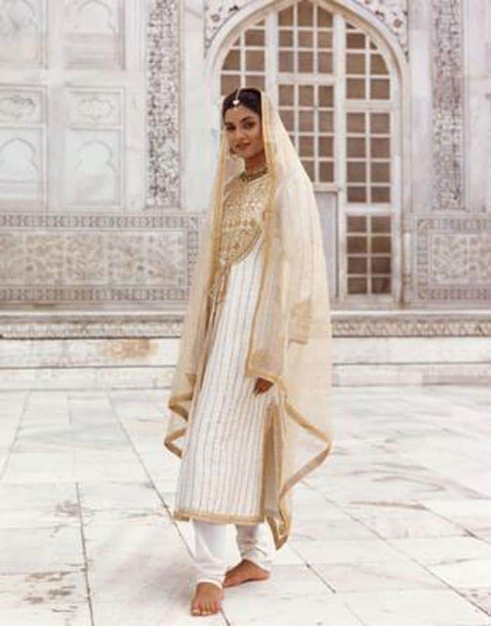 6 Sushmitas Crowning Glory bollywood gallery 