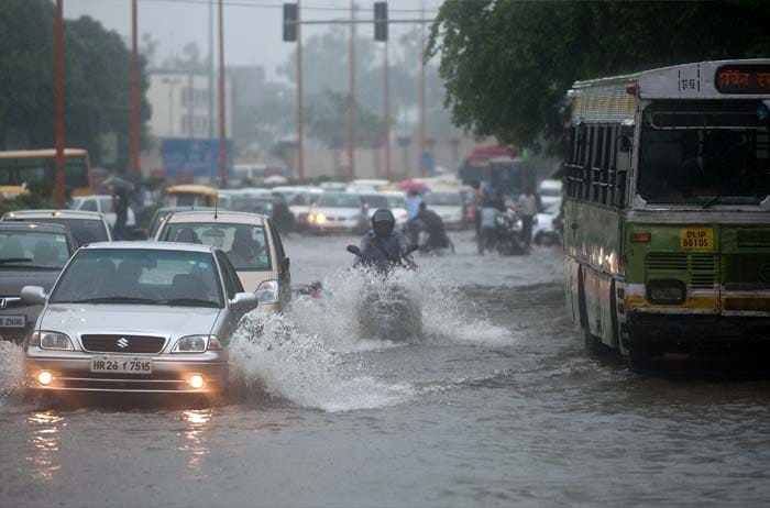 Heavy rain in Delhi