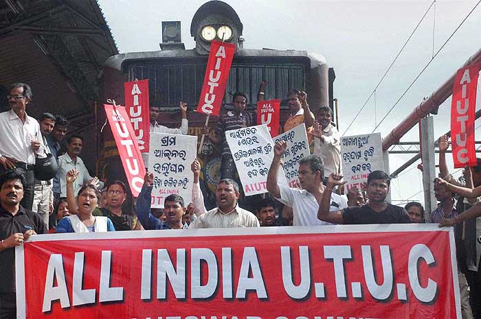 All-India bandh call by trade unions: Bengal, Kerala worst hit