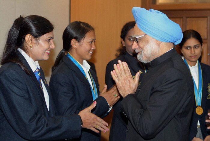 PM meets Asian gold winners 6 PM meets Asian gold winners image gallery