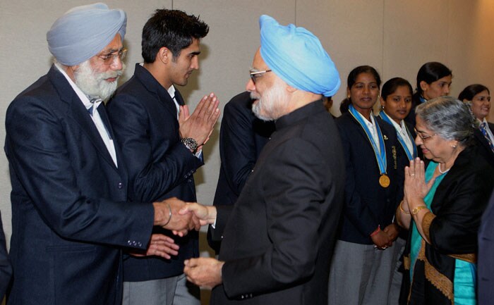 PM meets Asian gold winners 7 PM meets Asian gold winners image gallery