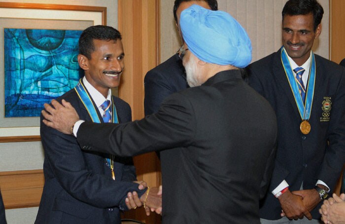 PM meets Asian gold winners 8 PM meets Asian gold winners image gallery