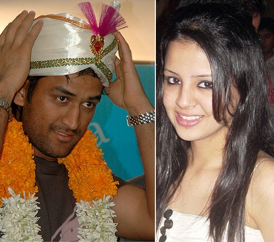 Dhoni gets engaged