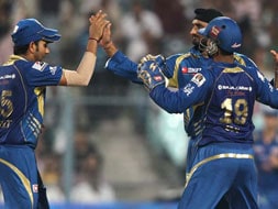 harbhajan_qualifier_wickets_thumb_253x190.jpg