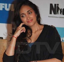 Jiah Khan died of hanging, concludes postmortem report 