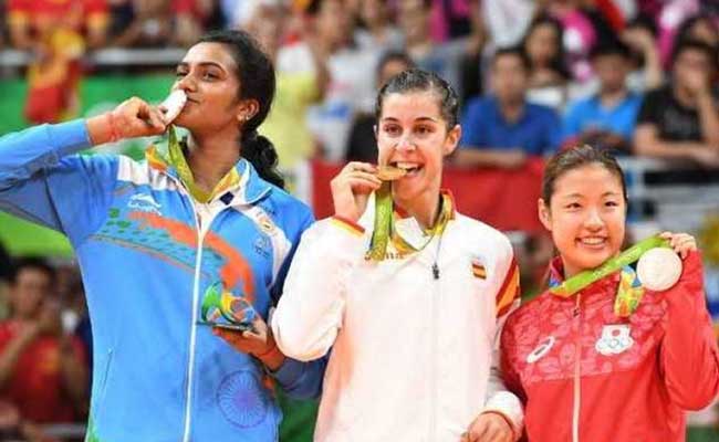 ओलिंपिक में सिल्वर जीतने वाली पहली भारतीय महिला खिलाड़ी बनीं पीवी सिंधु ओलिंपिक में सिल्वर जीतने वाली पहली भारतीय महिला खिलाड़ी बनीं पीवी सिंधु