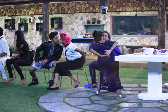 Bigg Boss 8 Cupid Strikes Gautam And Diandra Ndtv Movies