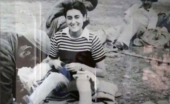 5 Rare Pics Of Indira Gandhi Including This One On Her Honeymoon