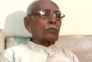 नितिन गडकरी के खिलाफ कैंपेन चला रहे हैं नरेन्द्र मोदी : एमजी वैद्य