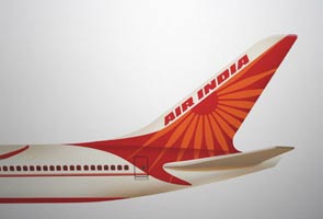 हड़ताली पायलटों के वेतन बकाए पर केंद्र को नोटिस