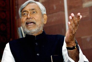 नीतीश का नरेन्द्र मोदी पर फिर ढका-छिपा हमला, सुशील ने दिया साथ