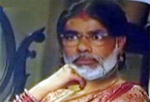 गुजरात में पोस्टर युद्ध जारी, अब मोदी को बनाया 'जालिम सास'