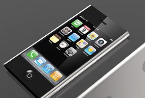 Apple shares zoom above $700 on iPhone 5 mania