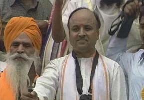 महाराष्ट्र पुलिस ने तोगड़िया के खिलाफ भड़काऊ भाषण देने का मामला दर्ज किया