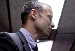 Pistorius says 'no intention' to kill girlfriend