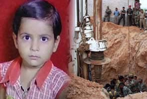 बोर वैल में माही : ढूंढा जा रहा है दूसरा रास्ता