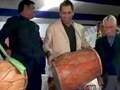 Videos : ...जब धोनी ने जमकर बजाया ढोल