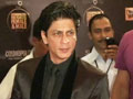 Video : SRK is fun & fearless!