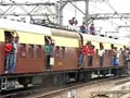 Video : Mumbai: 3 die after falling off overcrowded trains on Central line