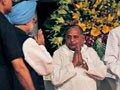 Video: Mulayam takes centre stage at UPA-II dinner