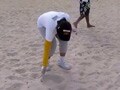 Video : NDTV Surfer helps clean up Dubai beach
