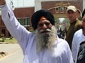 Video : Released after 30 yrs, Surjeet Singh crosses over to India